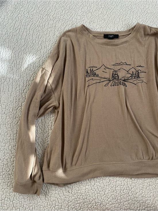 Forever 21 Tops - Forever 21 Tan Colorado Graphic Crewneck Shirt